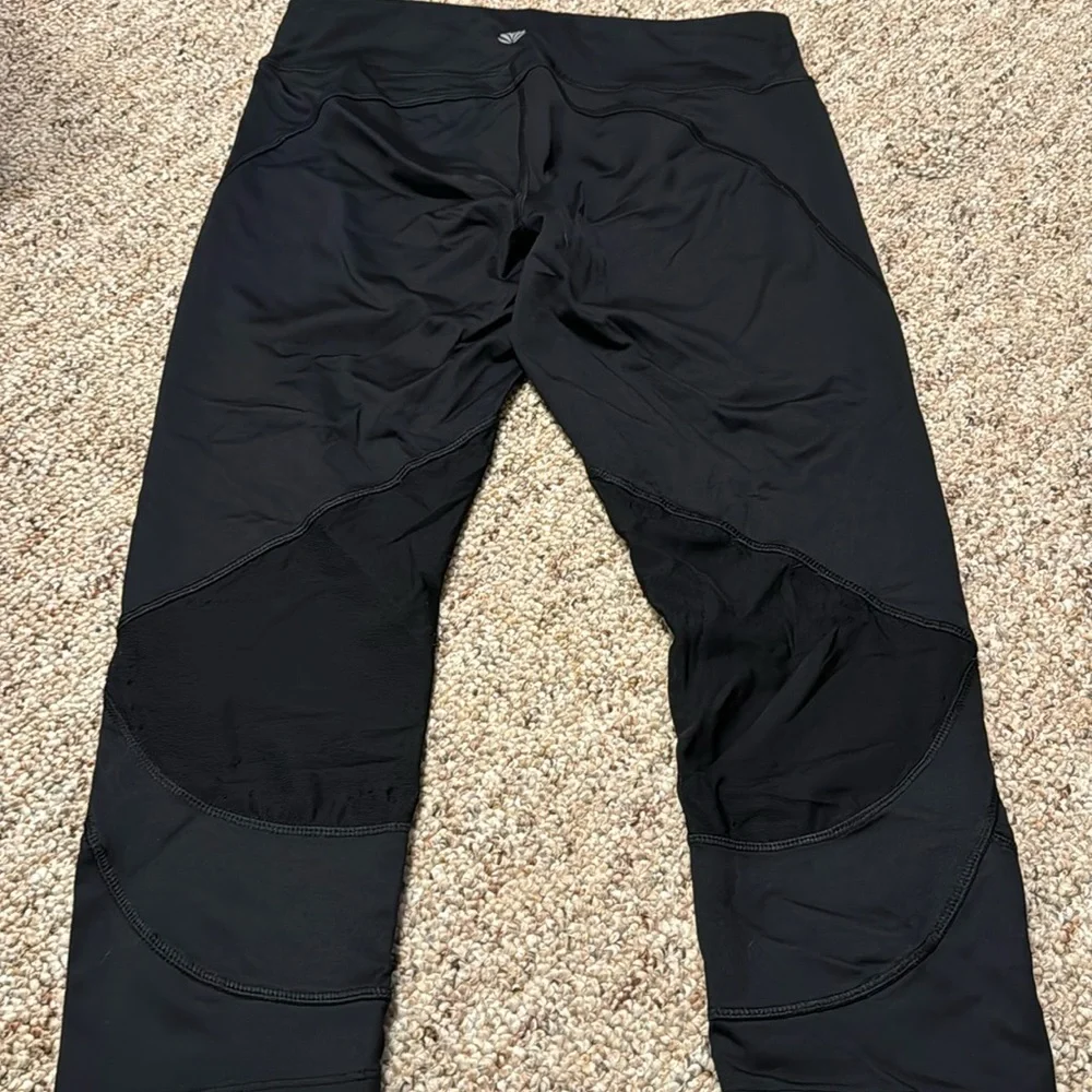 Forever 21 cutout leggings - Picture 2 of 5